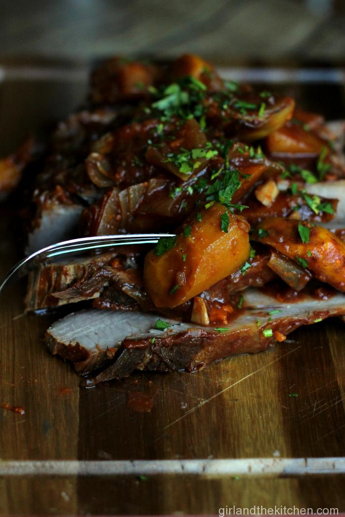  A simple and mouthwatering oven cooked brisket that is truly fuss free! Delicious, tender and fall off the bone this is the ULITMATE crowd pleaser! 