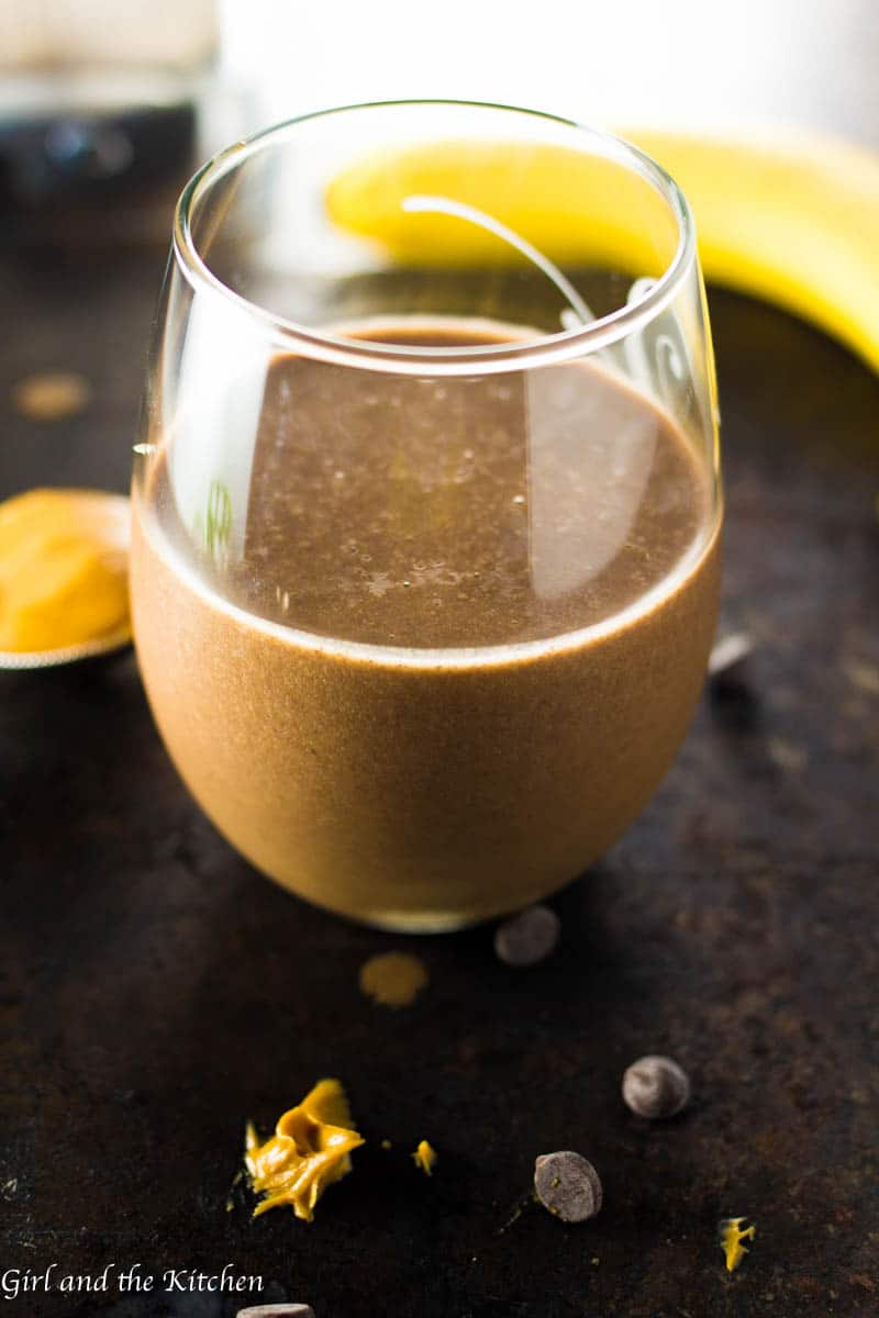 https://girlandthekitchen.com/wp-content/uploads/2016/07/Vegan-Chocolate-Peanut-Butter-Banana-Protein-Smoothie-4-of-4-1.jpg