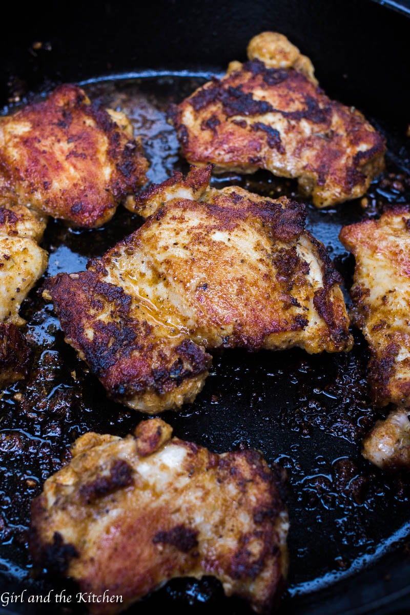 These one pot chicken fajitas are an incredibly simple one pan meal perfect for those nights when a delicious dinner has to come together quickly and effortlessly. A simple spice mix and a light yet creamy sauce turn these fajitas from ordinary to extraordinary!