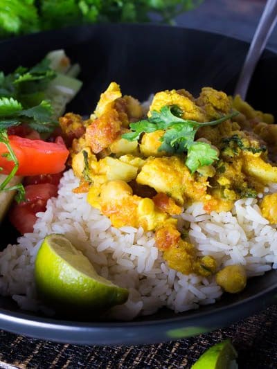 One Pot Chickpea and Cauliflower Curry