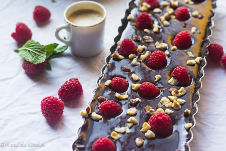 No Bake Nutella Tart (5 Ingredients)