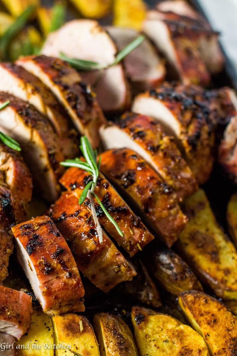 One Pan Roasted Pork Tenderloin with Veggies (30 Minute ...