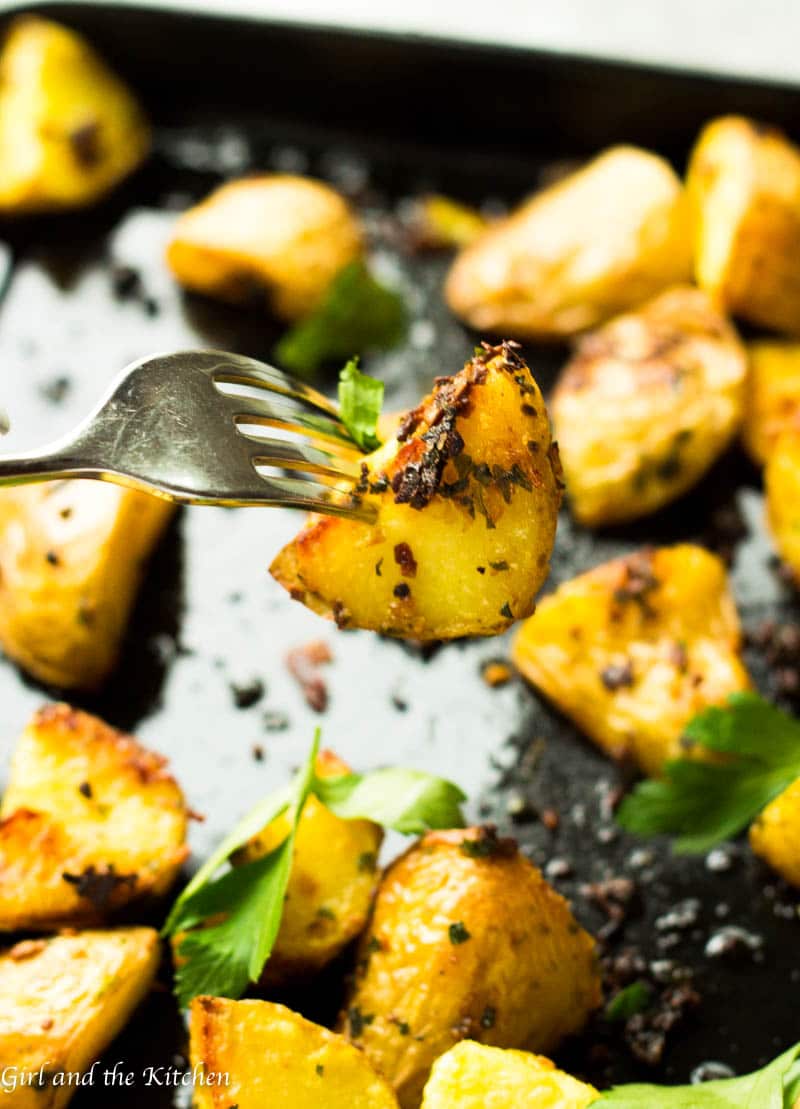 The perfect side dish to any meal are these garlic and herb roast potatoes! Learn the trick to making insanely crispy and perfect roast potatoes every, single time!