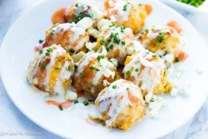 These low carb buffalo chicken meatballs These low carb buffalo chicken meatballs - Girl and the Kitchen
