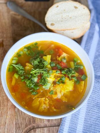 cabbage soup recipe, vegetable broth, detox cabbage soup